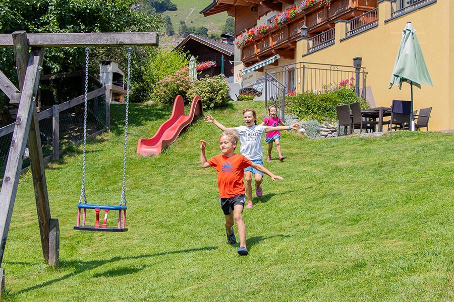 Kinder Spielplatz Bauernhof Haarlehen